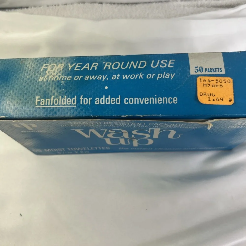 Vinatge 1965‎ Young's Wash Up Moist Toweletts Movie Prop Nostalgic Original Box